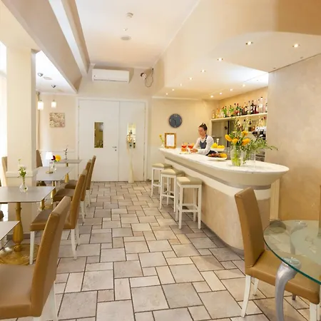 酒店 诺瓦萨布丽娜酒店 马里纳-迪-皮特拉桑塔