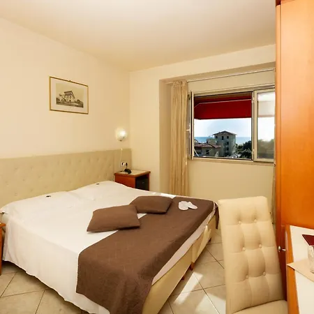Nuova Sabrina Hotel